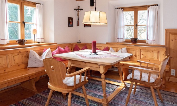 Schleching Apartment | Vacation home 1 - 6 persons, 130 sqm, 2 sep. Bedroom, 2 bathrooms, WLAN