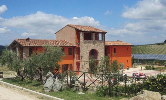 Montespertoli House | Vacation Home "Andromeda apartment" with Pool, A/C & Wi-Fi