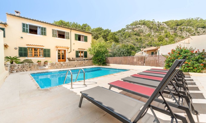 Selva House | Vacation Home "Can Roseta" with Mountain View, Garden, Pool, Terraces & Wi-Fi