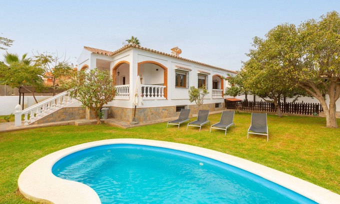 Guadalmar House | Vacation Home "Casa Guadalmar" with Private Pool, Terrace & Wi-Fi
