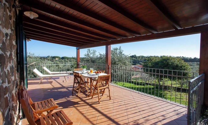 Orosei House | Vacation Home Casa Osala with Sea View, Garden, Terrace & Wi-Fi