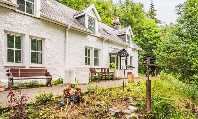 Invermoriston House | Vacation home Dancot by Interhome