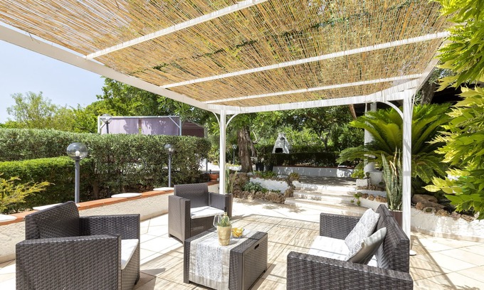 Alghero House | Vacation Home "Domo Anghèleda" with 2 Terraces, A/C & Wi-Fi