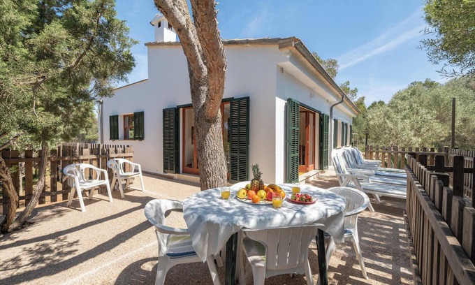Cala s'Almonia House | Vacation Home 'Es Jaç' with Mountain View & Garden