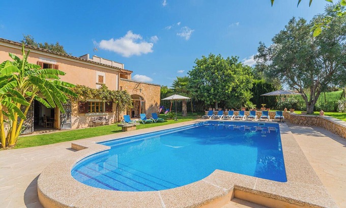 Cas Concos House | Vacation Home Es Porrassar with Mountain View, Pool, Wi-Fi, A/C, Terraces & Garden