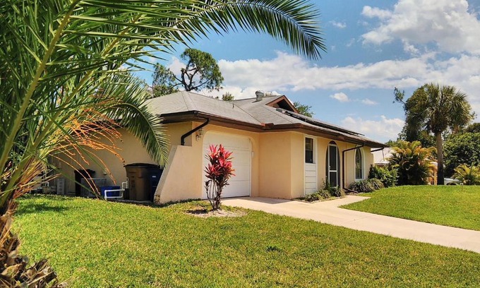 Joel House | Vacation Home Falcon