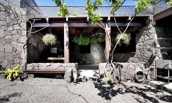 Teguise House | Vacation Home 'Finca El Refugio' with Mountain View, Private Terrace and Wi-Fi