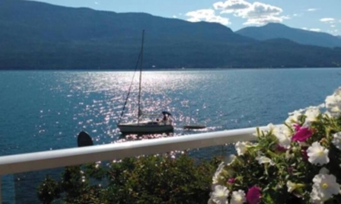 Central Kootenay Cottage | Vacation Home For Rent - Ainsworth BC