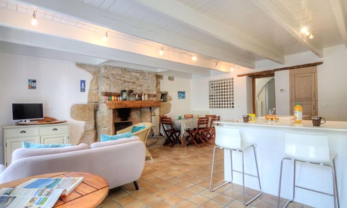Saint-Pierre-Quiberon House | Vacation home Hoche by Interhome