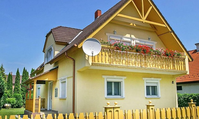 Balatonmariafurdo House | Vacation home Vilma by Interhome