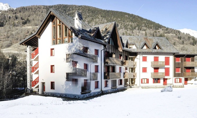 Ponte di Legno House | Vacation Home in Ponte Di Legno with 1 bedrooms sleeps 5
