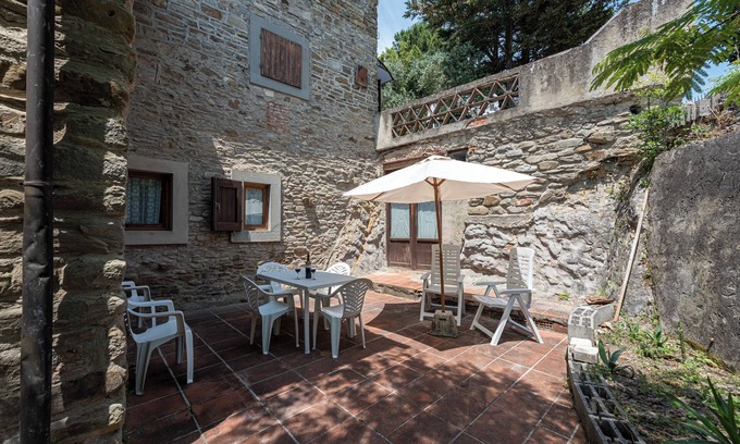 Gattaia House | Vacation Home "Il Mulino Della Cupolina" with Private Terrace, Shared Garden & Wi-Fi