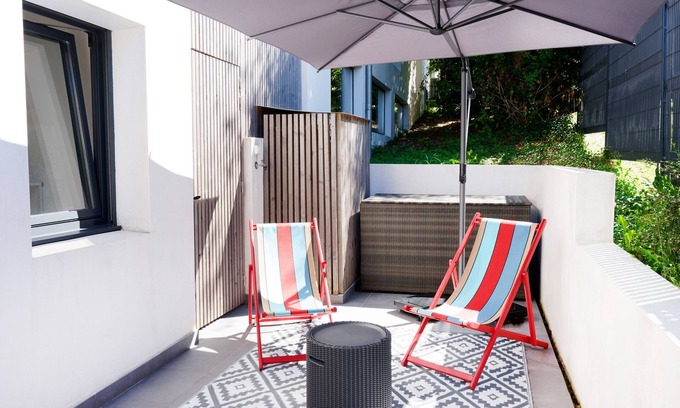 Ascain House | Vacation Home "Maison Aranea" with Mountain View, Private Terrace & Wi-Fi