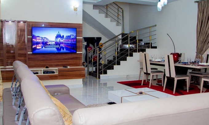 Ofin House | Vacation Home