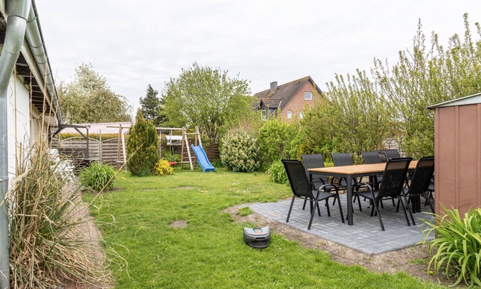 Woehrden House | Vacation Home "Nordseemeer" with Private Terrace & Wi-Fi