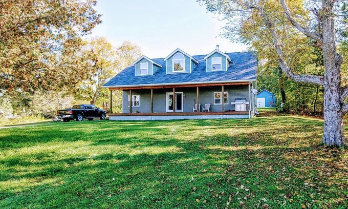 Port Loring House | Vacation Home Port Loring ON on OFSC Trails