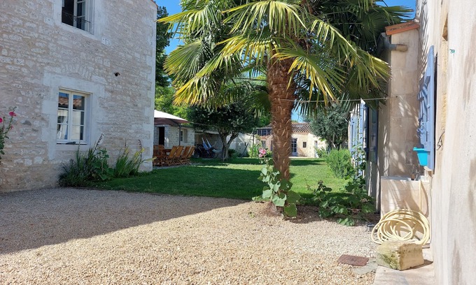 Aytre House | Vacation home rental with pool and beach for 10 people