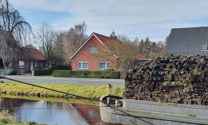 Papenburg House | Vacation home Torfdiele Holiday apartment Turf