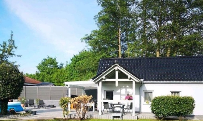 Eggesin Apartment | Vacation home Unter den Linden - Holiday home