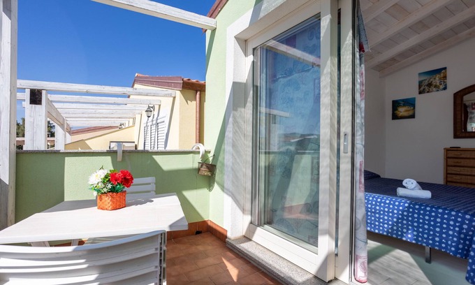 Viddalba House | Vacation Home "Villa Asia" with Balcony, Private Terrace & A/C
