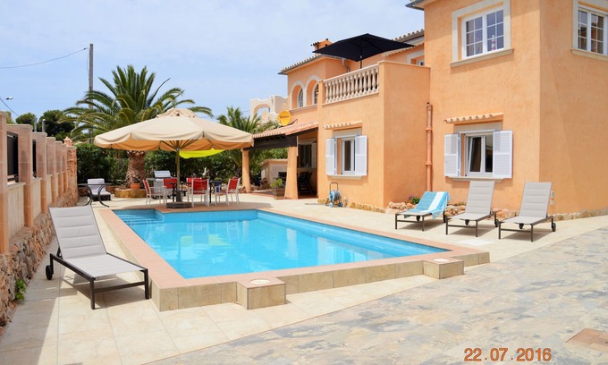 Vallgornera House | Vacation home with pool by the sea with 4 bedrooms for 7 people WIFI FREE