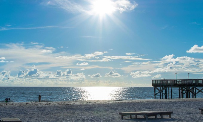 Indian Shores Condo | Vacation in paradise on Indian Shores Beach, steps from the Gulf and pool.