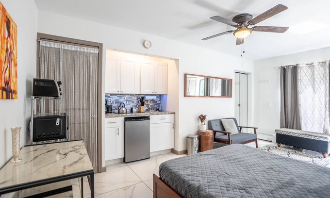 Paradise Lakes Apartment | Vacation Nude! Paradise Lakes Clothing Optional M5!