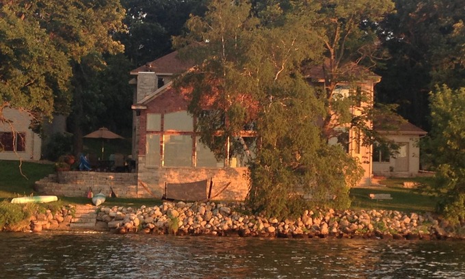 Alexandria House | Vacation Paradise on the Chain of Lakes in Alexandria