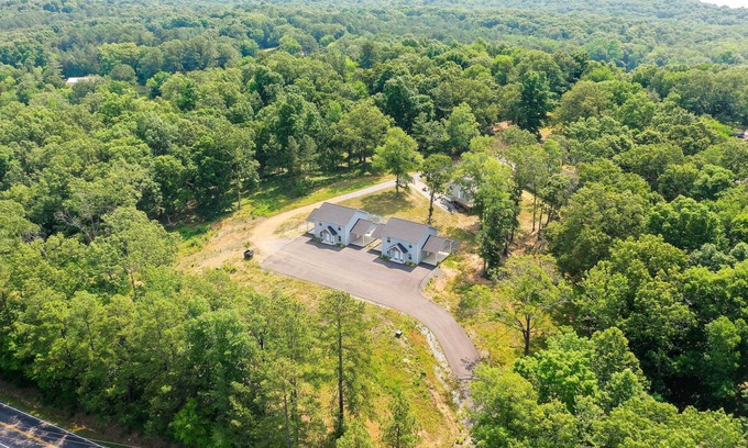 Benton House | Vacation Rental Near Kentucky Lake - Pet Friendly!