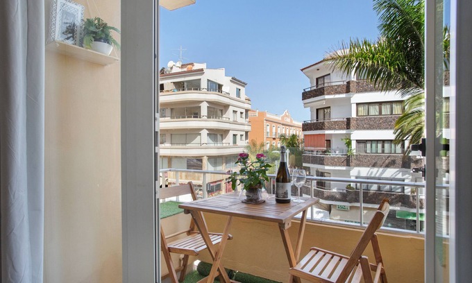 Puerto de la Cruz Apartment | Vacation Studio 'Nelale' with Balcony and Wi-Fi