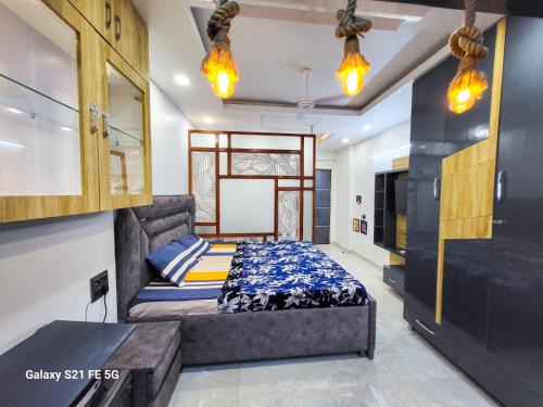 New Delhi Apartment | VacationBuddy Superb Furnished Studio Apartment 720 in West Delhi