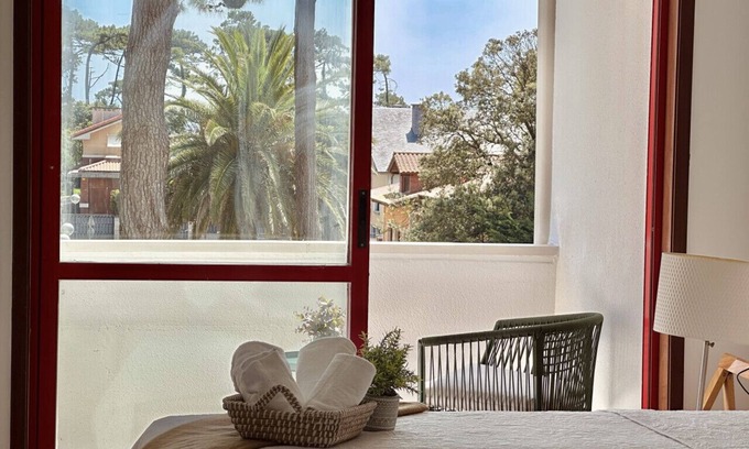 Noja Apartment | Vacations in Noja with pool, garden and beach at a walking distance.