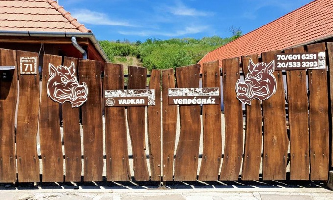 Legend Apartment | Vadkan Vendégház Legénd