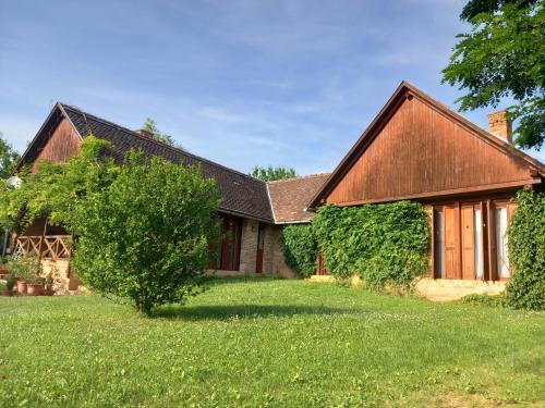 Ispank House | Vadszőlős Porta