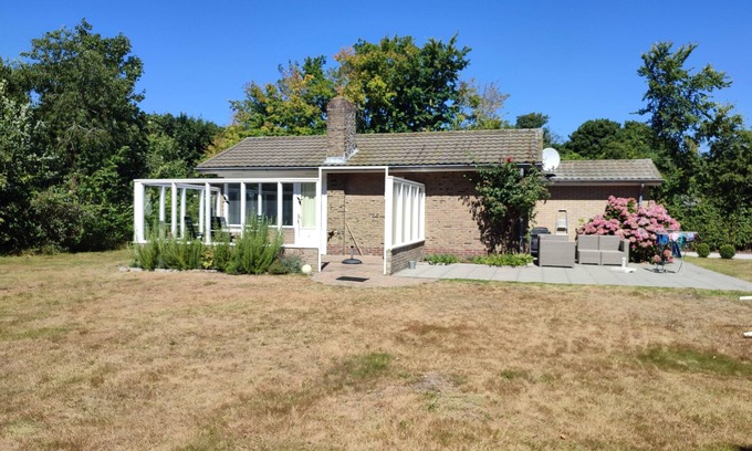 Hollum House | Vakantiehuis Hollum Ameland Dichtbij Strand en met Ruime Tuin Ameland39.nl