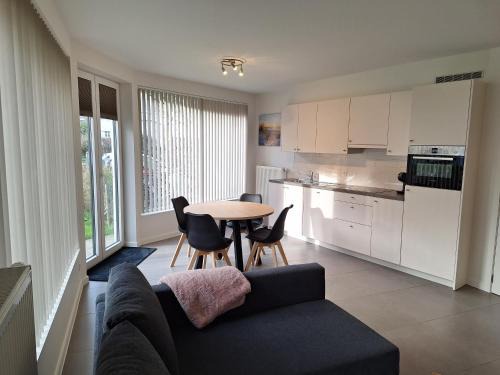 Blankenberge Apartment | Vakantiestudio Lora met tuintje