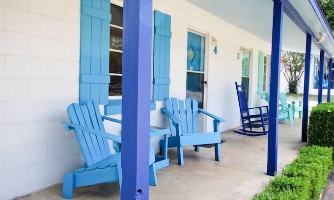 Kingsland Cabin | Valentine Lakeside Pet-friendly Cabin 7