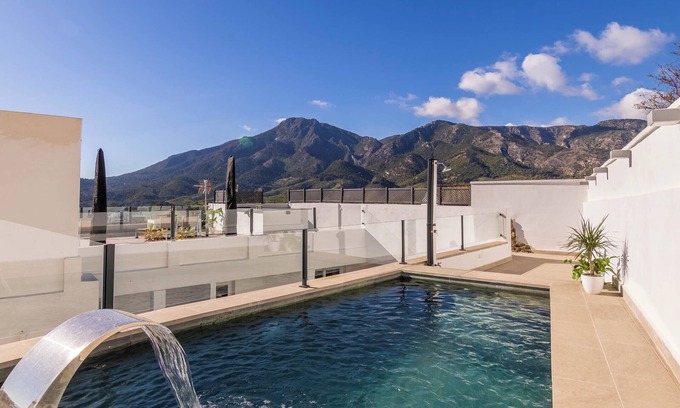 Carratraca Apartment | VALERIA HYDROMASSAGE ROOM WITH MOUNTAIN VIEWS