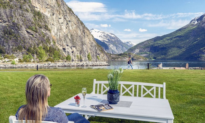 Valldal Hotel | Valldal Fjordhotell - by Classic Norway Hotels