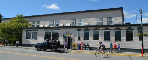 Palmer Hotel | Valley Hotel & 24/7 Open Cafe