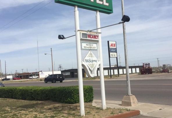 Lazbuddie Hotel | Valley Motel