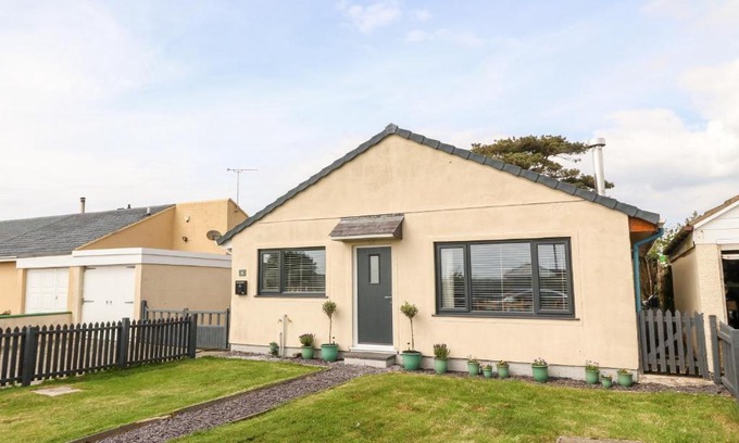 Holyhead House | Valley Pines