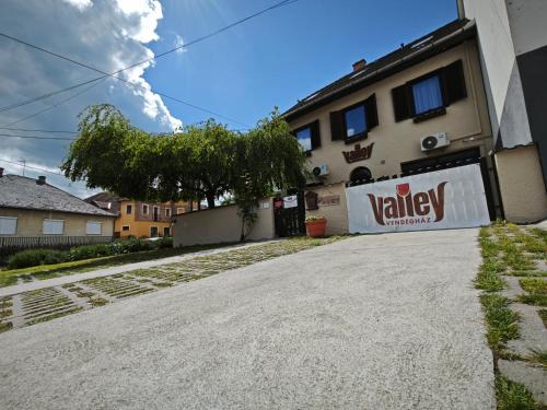 Eger House | Valley Vendégház