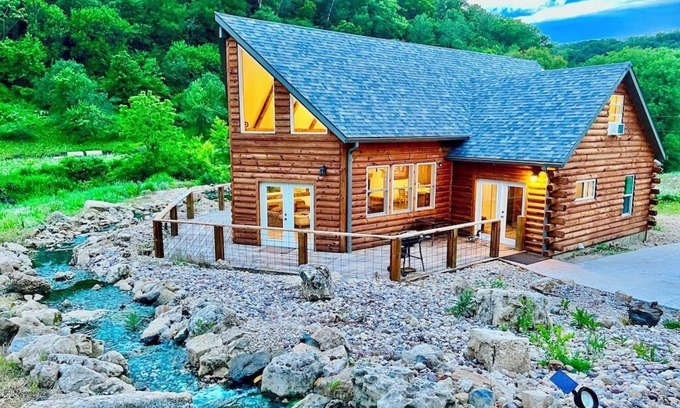 Lansing Cabin | Valley View Lodge w/Swimming Pond, Waterfalls, and Hot Tub
