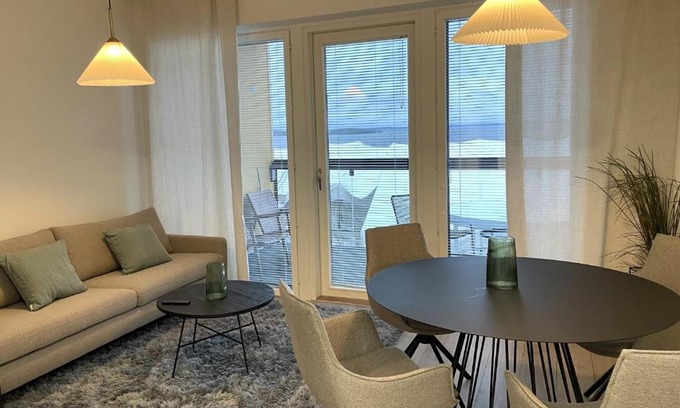 Tampere Apartment | Valoisa kaksio järvinäköaloin