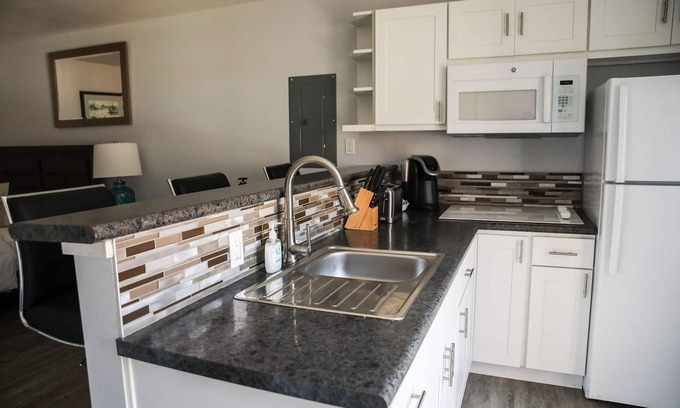 Sitka Condo | Vance Towers Studio Rental in Downtown Sitka