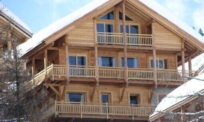Les Claux Ski Chalet | VARS Chalet 5 Stars Luxury 18 people, ski in/out Sauna Hammam Pool Sun-Sun