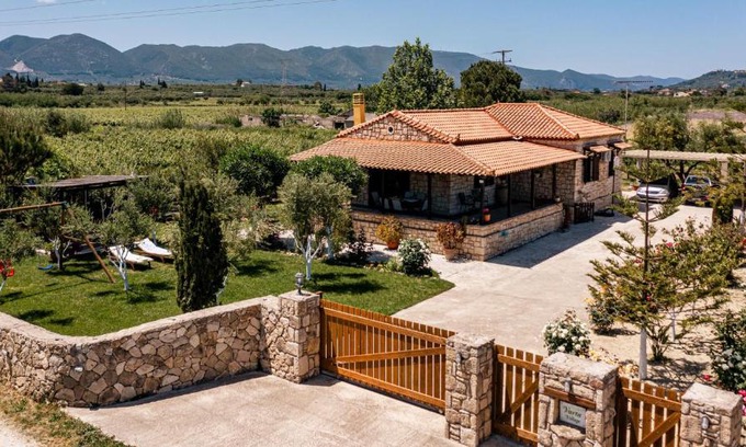 Neromilos House | Varta Village - Elea House