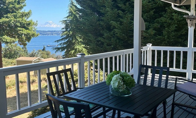 Vashon Island House | Vashon Island Paradise: Mountain Views & Beach Access
