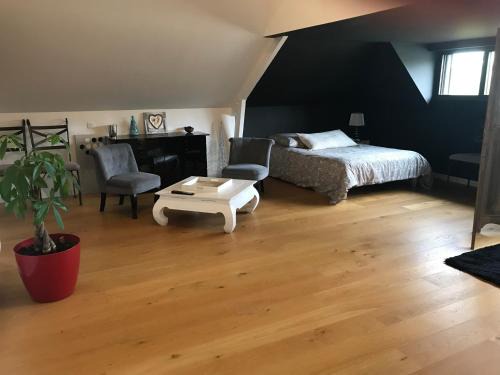 Brequigny Bed & Breakfast | Vaste Chambre Privée proche du Centre de Rennes